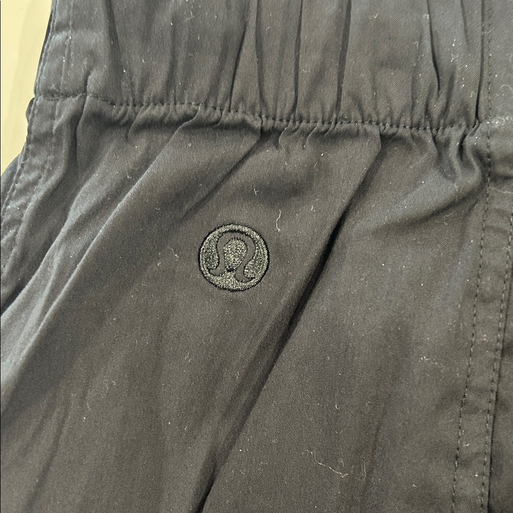 Lululemon Lightweight Adjustable Mid-Rise Cargo Pant - Picture 7 of 8